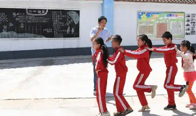 着重学情是教育设计的出发点详案必躬亲板书构系统讲评贵透彻 着重学情是教育设计的出发点详案必躬亲板书构系统讲评贵透彻